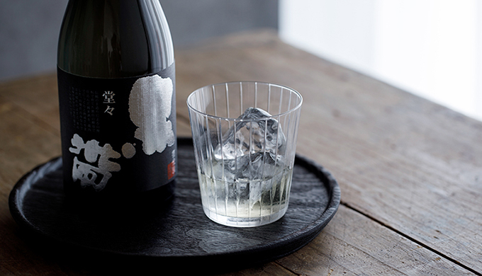 日本酒ロックが美味しい黒帯堂々　