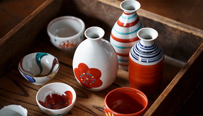 陶磁器の日本酒グラス